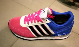 正品阿迪达斯折扣店