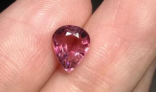 有标记的无暇战斗石